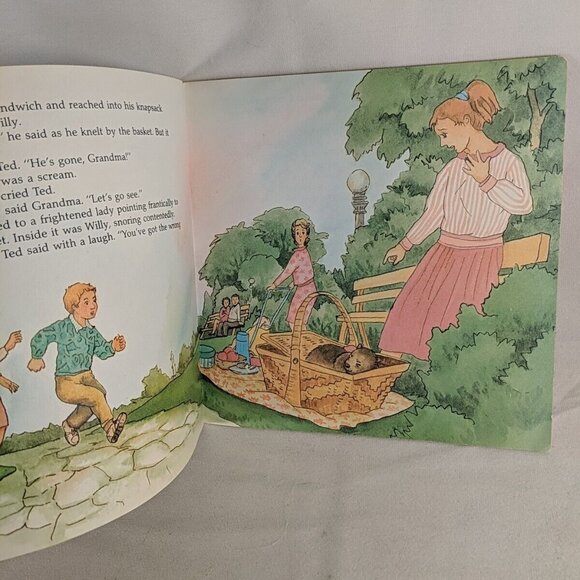 A Visit To Australia by Mary Packard Golden Look-Look Book kids children story - Picture 5 of 8